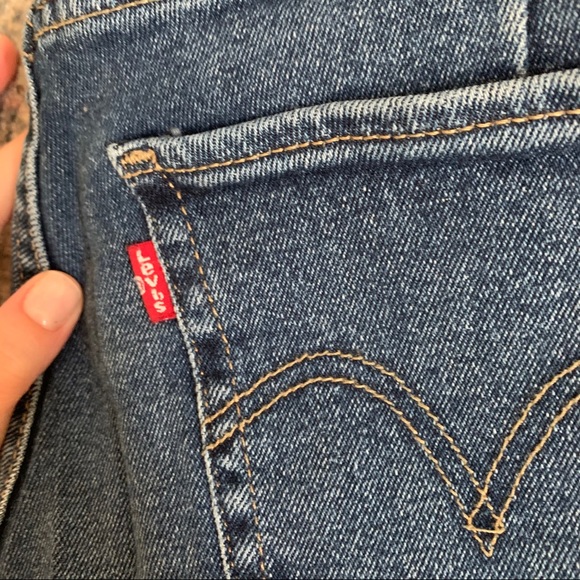 Levi altered slim straight jeans - Picture 4 of 6